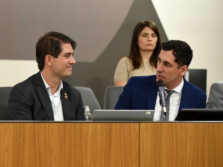 Deputado Lasmar destaca-se em ações para reforçar o SUS