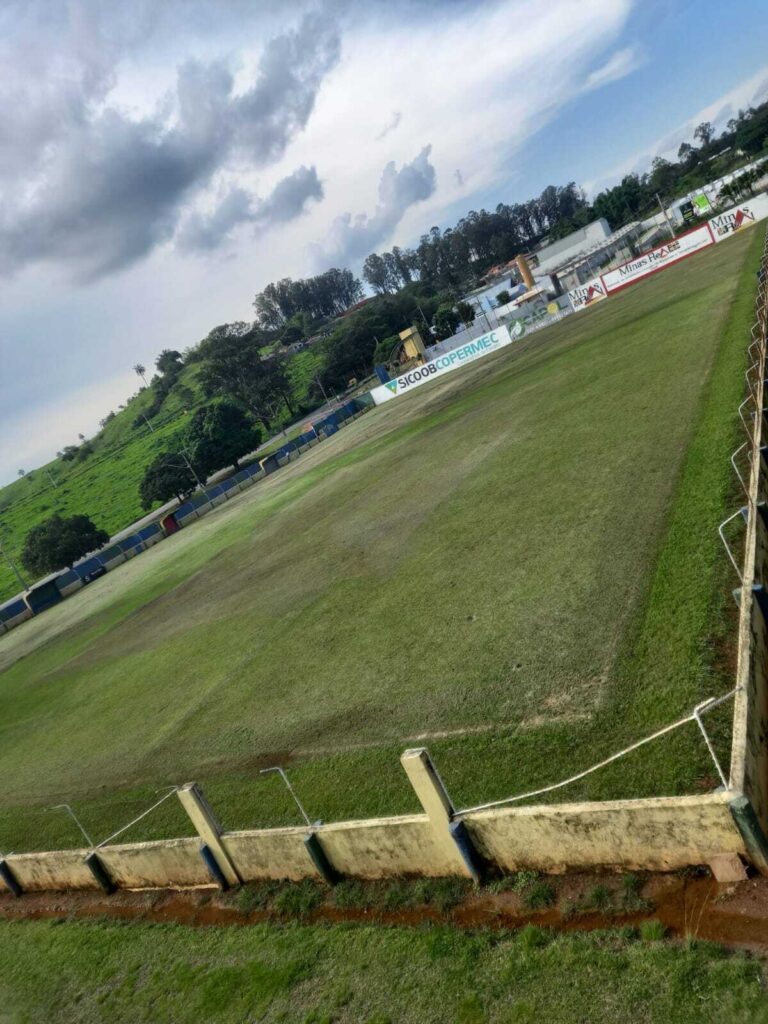 Deputado Lucas Lasmar articula doação do Campo do DER para a Prefeitura de Oliveira